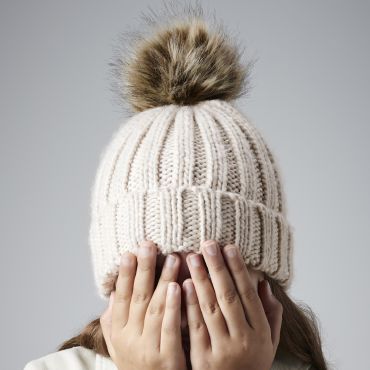 Gorro con pompón niño B412a