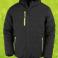 Chaqueta invierno con capucha reciclada hombre R240x. Color black/lime.