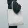 Bolso tote XL orgánico BY H&M Group. .