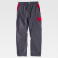 Pantalón de trabajo multibolsillos unisex WF1550. Color gris/rojo.