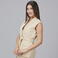 Chaqueta sin mangas mujer Arabis. Color beige.