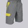 Bermuda multibolsillos elástica unisex Arce. Color gris/amarillo.