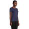 Camiseta sostenible mujer Crusader Women. Color azul profundo.