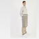 Delantal largo M733. Color gris/blanco natural.