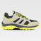 Zapatilla trecking reforzada P4015. Color gris claro/amarillo fluor.